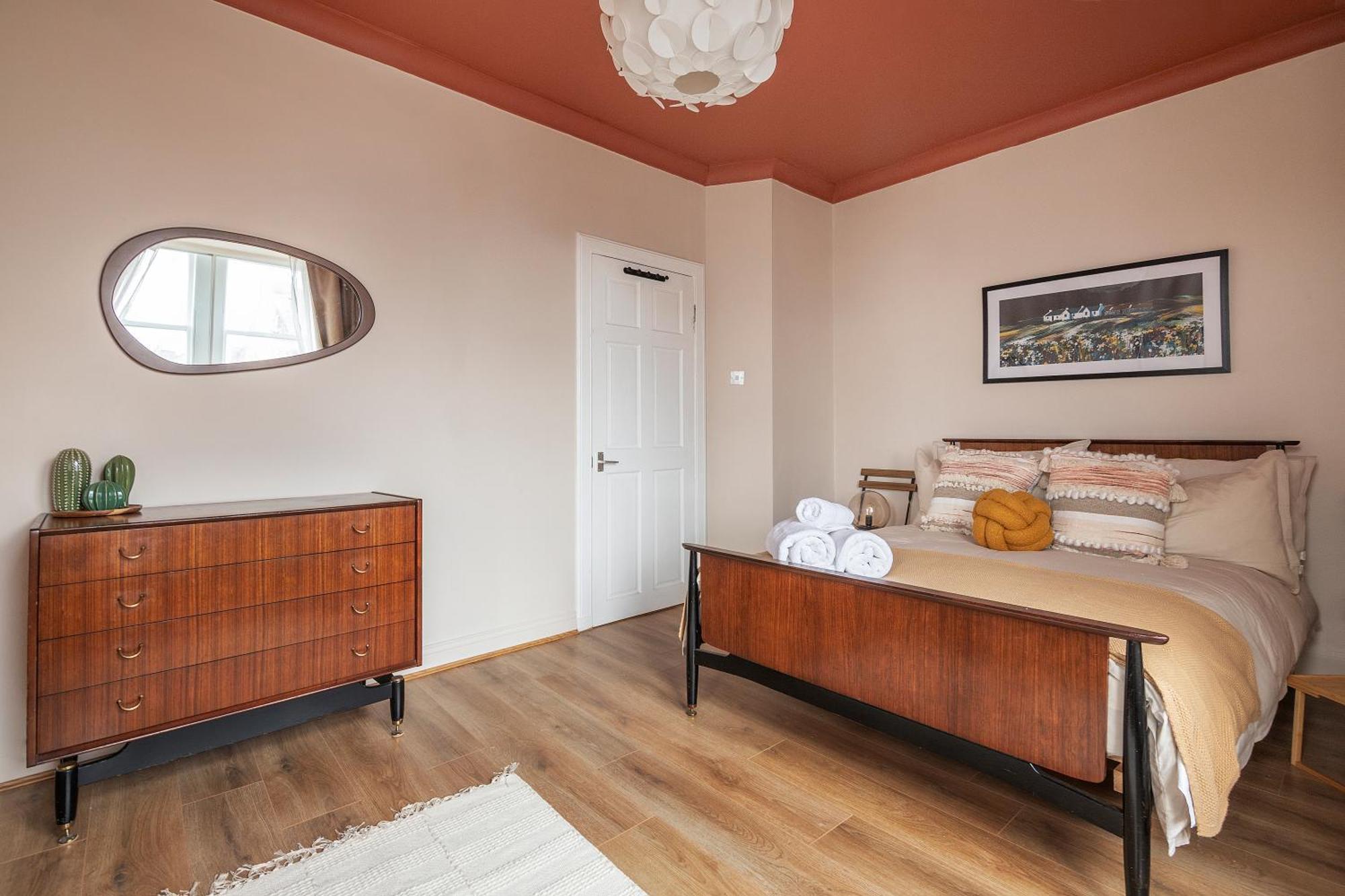 Trendy 2 Bed Flat - Near Airport Apartment Broxburn Exterior photo